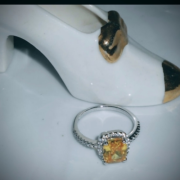 Yellow Zircon Cushioned Ring. NIB - Picture 4 of 12